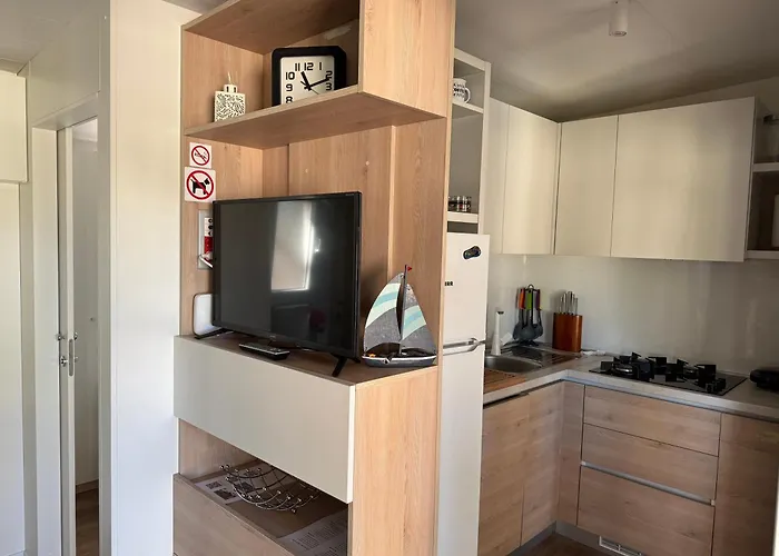 Danyja Mobilehome Биоград-на-Мору