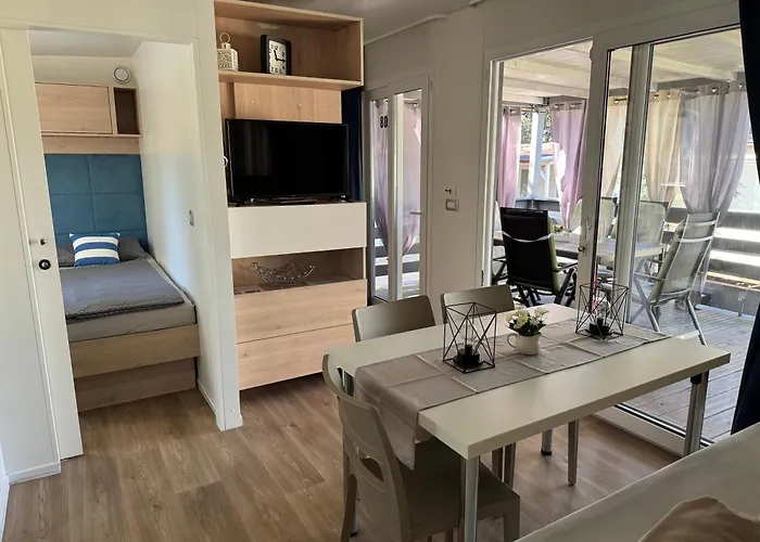 Danyja Mobilehome Биоград-на-Мору